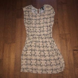 💕⭐️☀️PRETTY FOREVER 21 PATTERNED DRESS